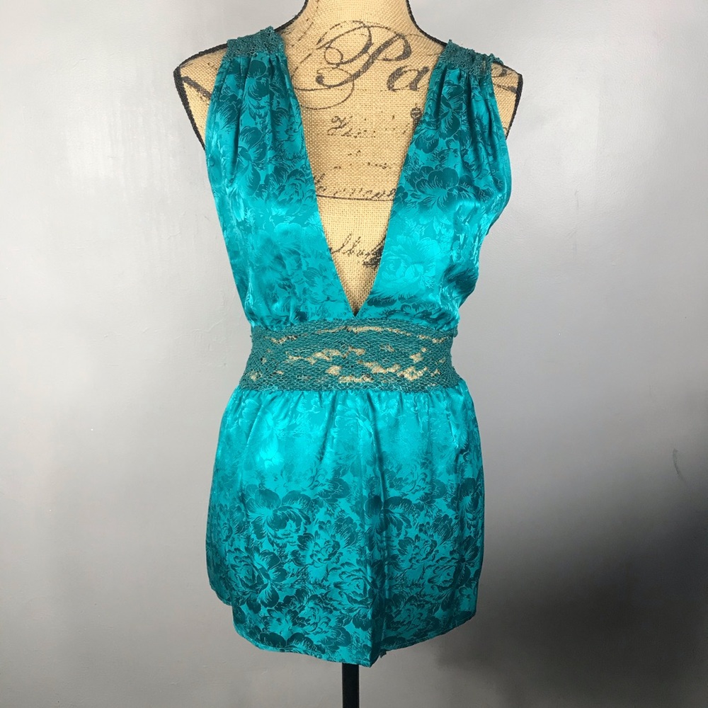Antropologie kimchi and blue 100% silk size large